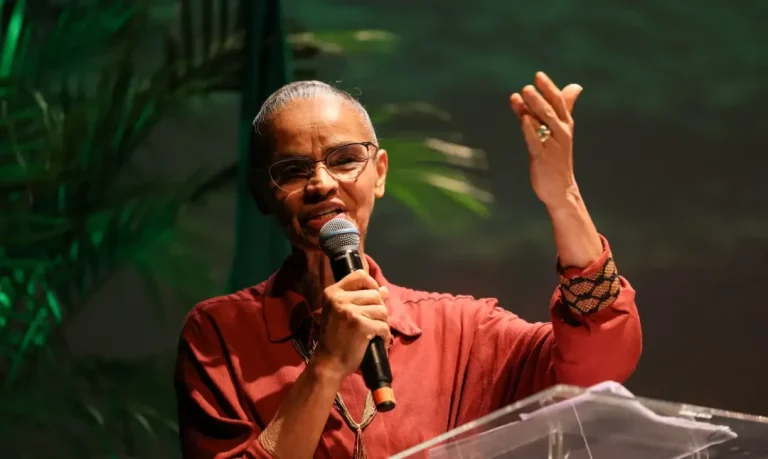 Marina Silva sofre tentativa de intimidação durante ato de campanha em SP