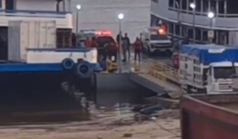 Homem é morto a tiros dentro de embarcação em Tefé no Amazonas