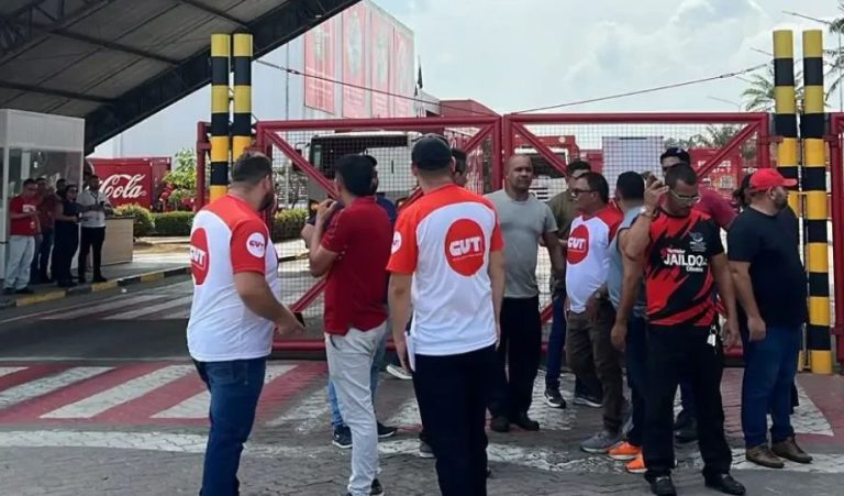 Funcionários da Coca-Cola fazem nova paralisação e cobram melhorias em Manaus