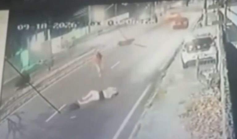 Câmeras flagram acidente que deixou casal ferido na Avenida Efigênio Salles em Manaus