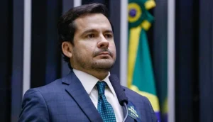 “Querem evitar o julgamento antes das eleições”, reage Capitão Alberto Neto após pedido de vista no STF