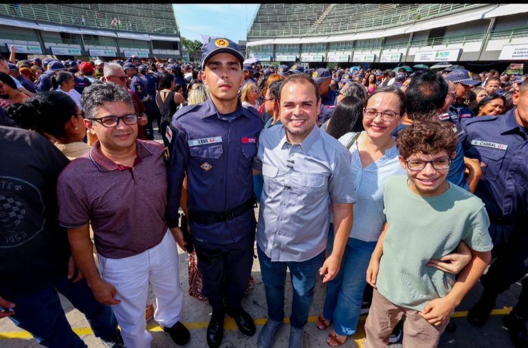 Governador  Roberto Cidade acompanha incorporação de 502 novos soldados ao efetivo da Polícia Militar