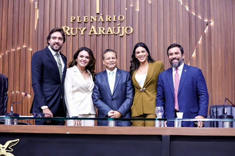 Deputado Adjuto Afonso sai em defesa de Alessandra Campelo após ela ser ameaçada em debate