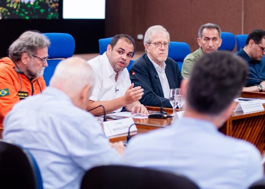 Governador Roberto Cidade recebe ministros e reforça atuação conjunta contra incêndios florestais no Amazonas